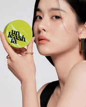 Cargar imagen en el visor de la galería, Satin Wear Healthy-Green Cushion - UNLEASHIA - 3 Tonos