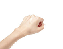 Cargar imagen en el visor de la galería, Clear skin 8% AHA Essence - Isntree